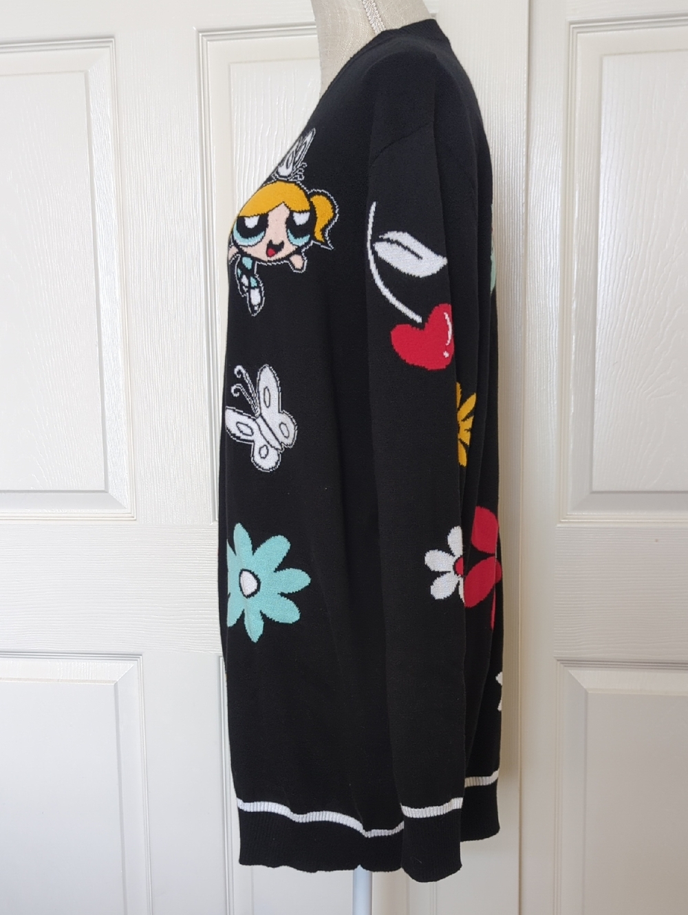 Dolls Kill x Powderpuff Black Cartoon And Flower Graphic Sweater - Picture 5 of 10
